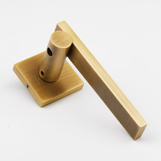 Door Handle – SOMNIUM (Brass)